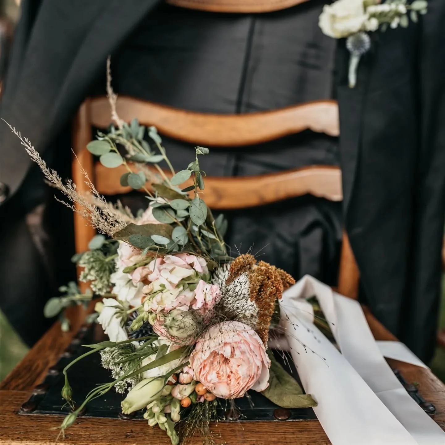 .
.
.
.
.
.
.
#boiseidaho #idahoweddingphotographer #idahoweddings #pnwweddings  #pnwbrides #pnwweddingphotographer #authenticlovemag #junebugweddings #photobugcomunity #hufpostido #elopementphotographer #adventurouslovestories #radlovestories  #dirt
