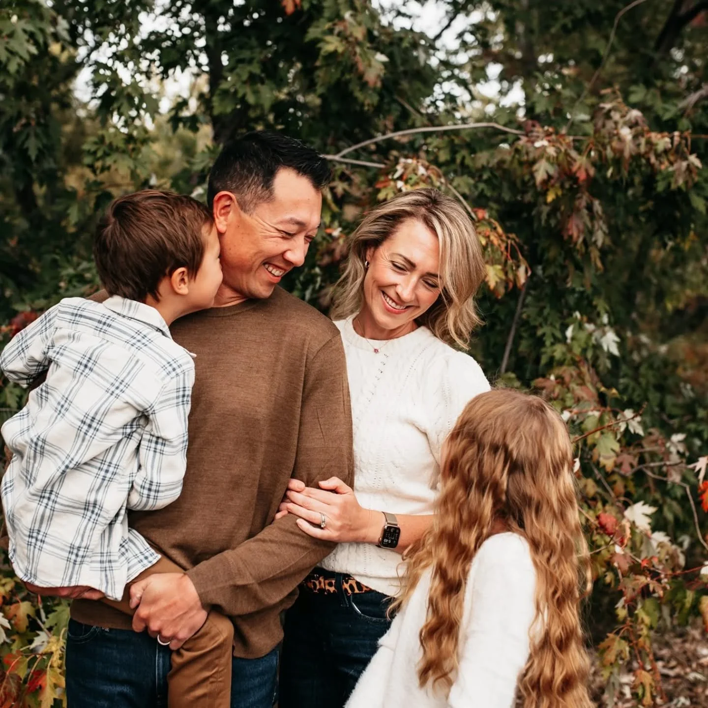 Fall colors hit different. 

.
.
.
.
.
.
.
#boisephotographer #idahophotographer #boisefamilyphotographer #idahofamilyphotographer #cameramama#darlingmoment #jj_its_kids #pixel_kids #authenticlovemag #thefamilynarrative #simplychildren #rumwildmychil