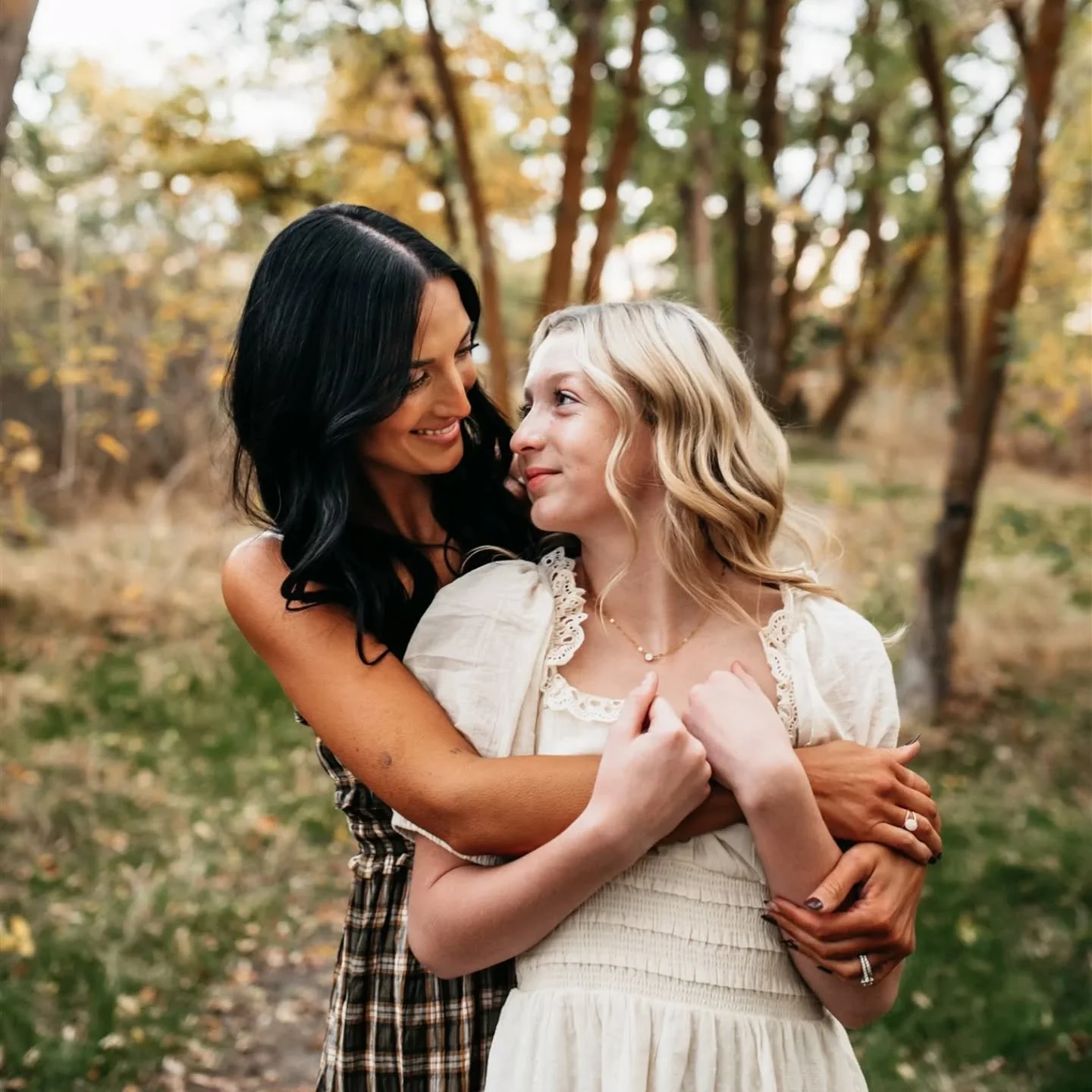 Fall doesn't last long enough. Colors are almost gone so if you're hoping to get pics this fall let's do it soon! 
.
.
.
.
.
.
.
#boisephotographer #idahophotographer #boisefamilyphotographer #idahofamilyphotographer #cameramama#darlingmoment #jj_its