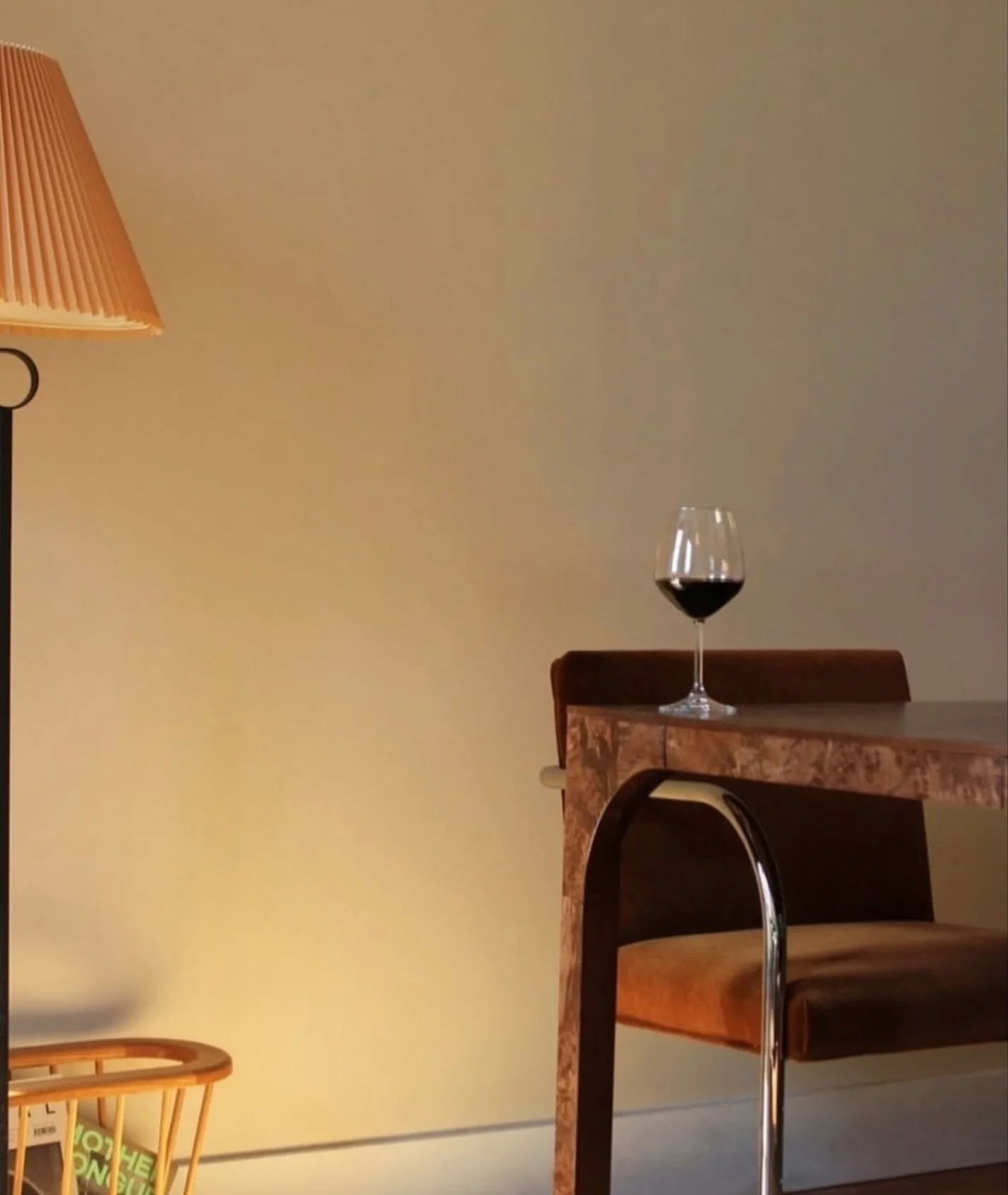 Beat the winter chill with a bold and comforting glass of Poinciana Tempranillo 🍷 Blended and bottled in the Spanish region of Ribera del Duero, Poinciana is clean, powerful, and elegant with notes of blackberry and oak.