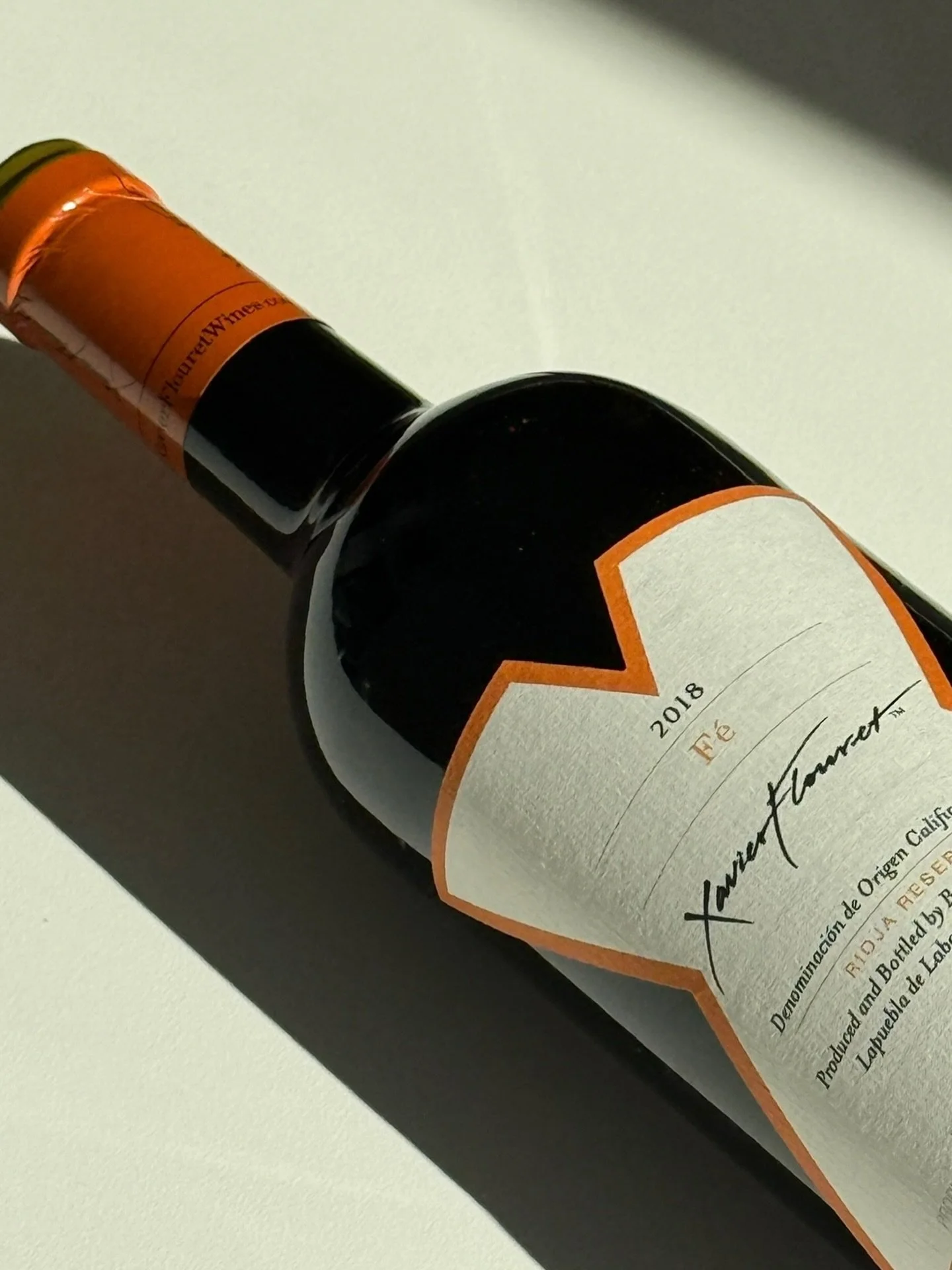 Round, structured, and fresh. Kick off the weekend with F&eacute; Rioja.