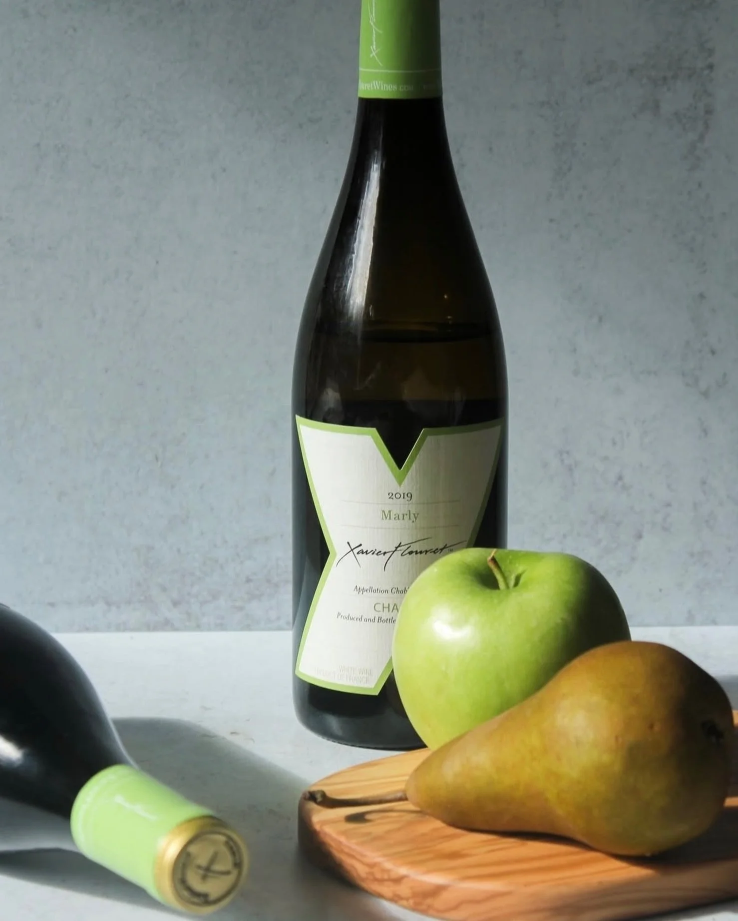 A classic and crisp Chablis with notes of green apple and pair, Marly is rounded and rich, providing good structure and a lengthy finish.