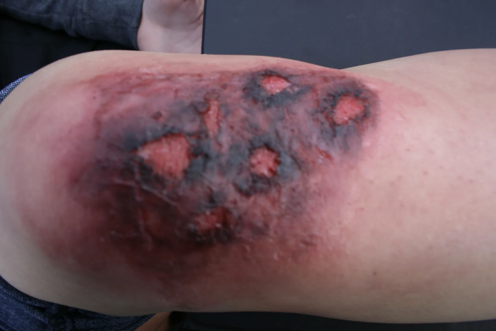  MUA/FX  