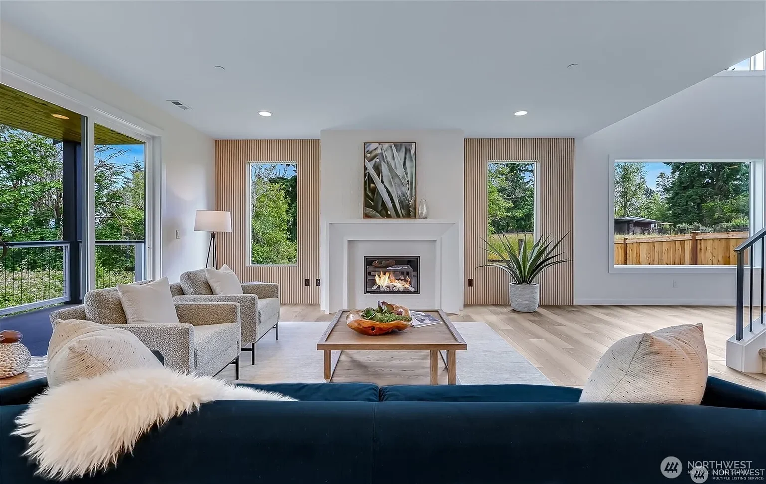 Raceway c living.webp