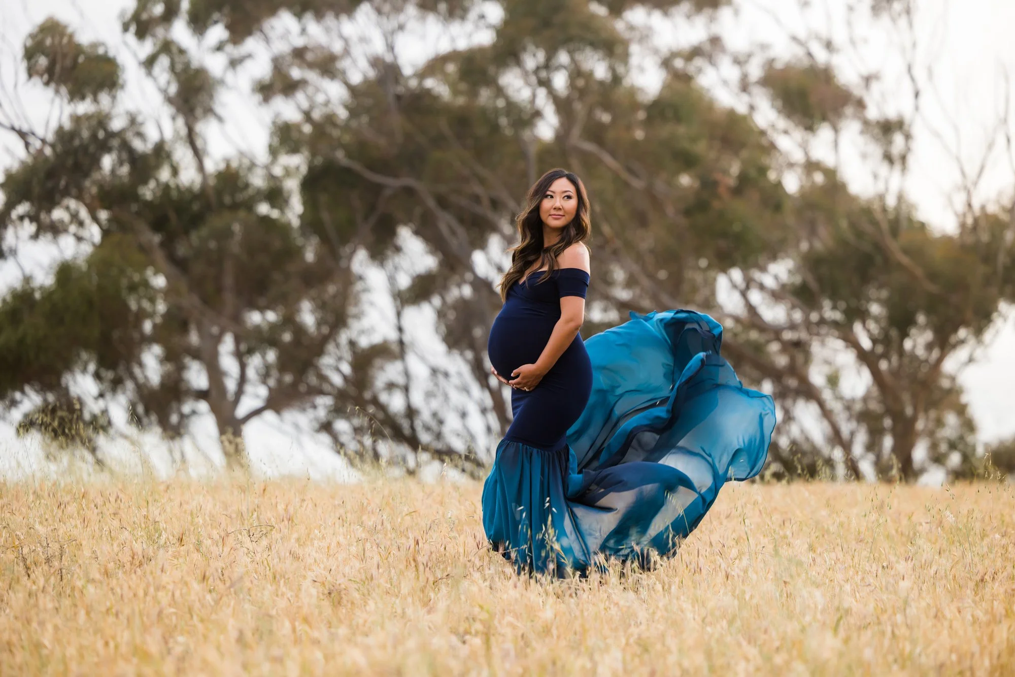 0008Beach_Maternity_Photo_idea.jpg