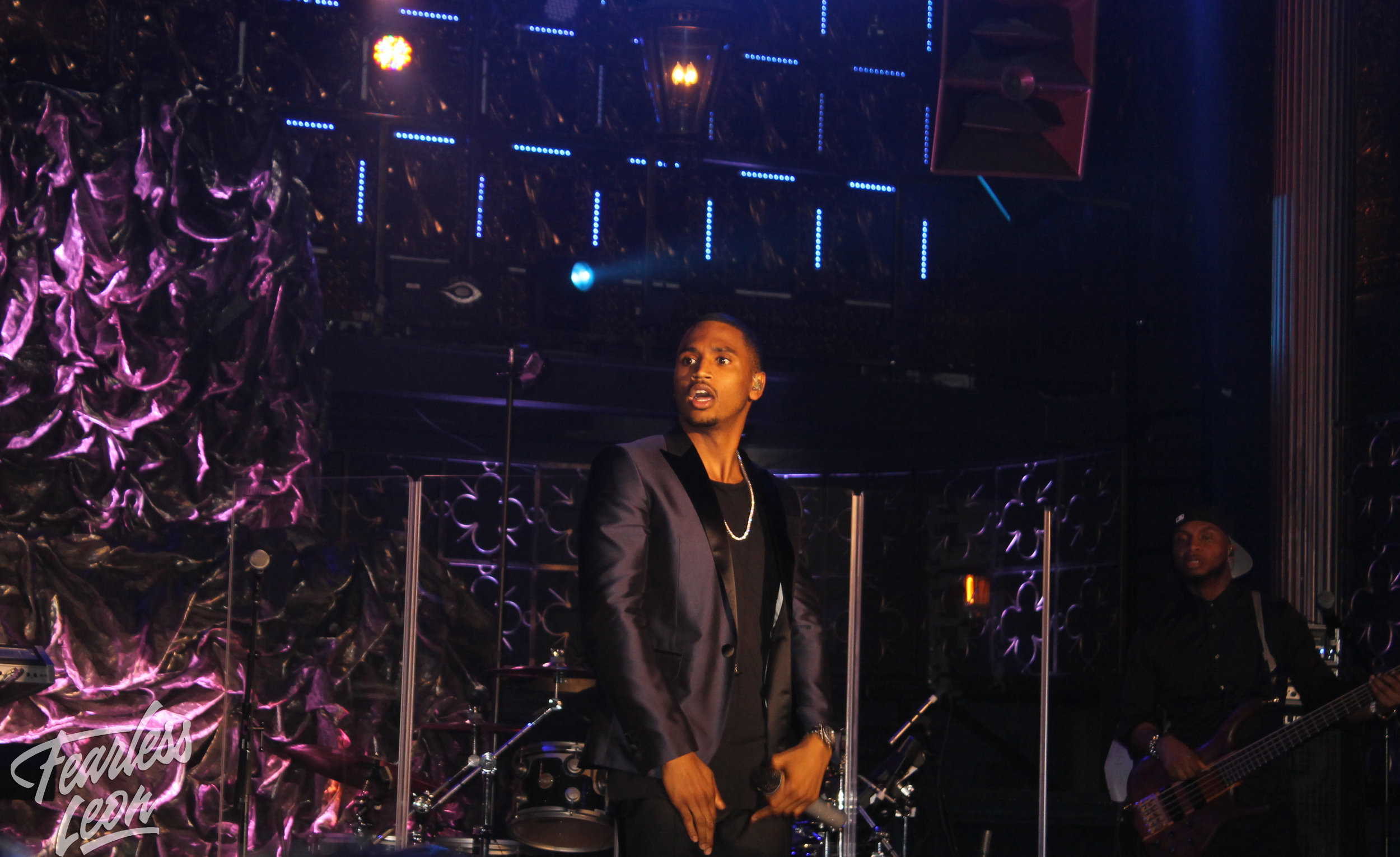 Interludes-Live-Trey-Songz-1.jpg