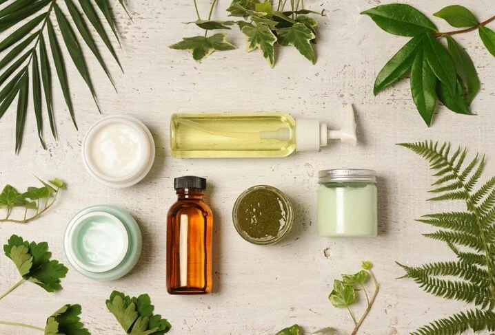 6 Natural Herbs for Nutrition, Beauty, and Self-Care