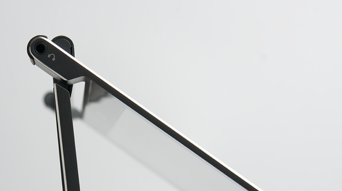  Our researchers found that PC users demand more portability for their mobile life. To be competitive in the PC industry, we developed Dream PC, a concept that challenged us to achieve the thinnest clamshell PC. &nbsp;We have looked at every possibil