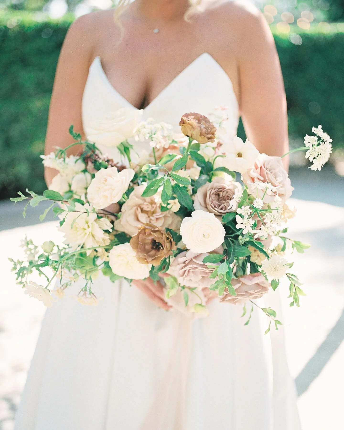 More favorites from this @stylemepretty feature with @cmg_events and @rebeccatheresaphotography ✨

Wedding Planning: @cmg_events
Venue: @cornerstonesonoma 
Photography: @rebeccatheresaphotography
Video: @dreamtogetherfilms
Catering: @folktable_
Flori