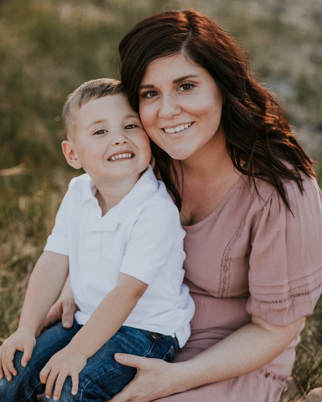 Let me tell you how much this little boy loves his mama. It's a lot. Like a lot, a lot. I don't get to shoot Mommy and Me shoots often, but I LOVE when I do! #SWOONSTRUCK