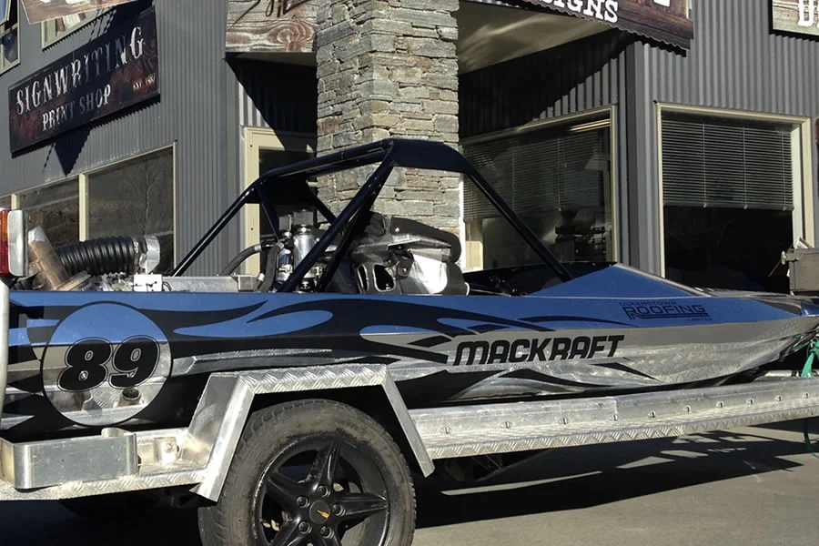 180527 speed-boat-signwriter.jpg