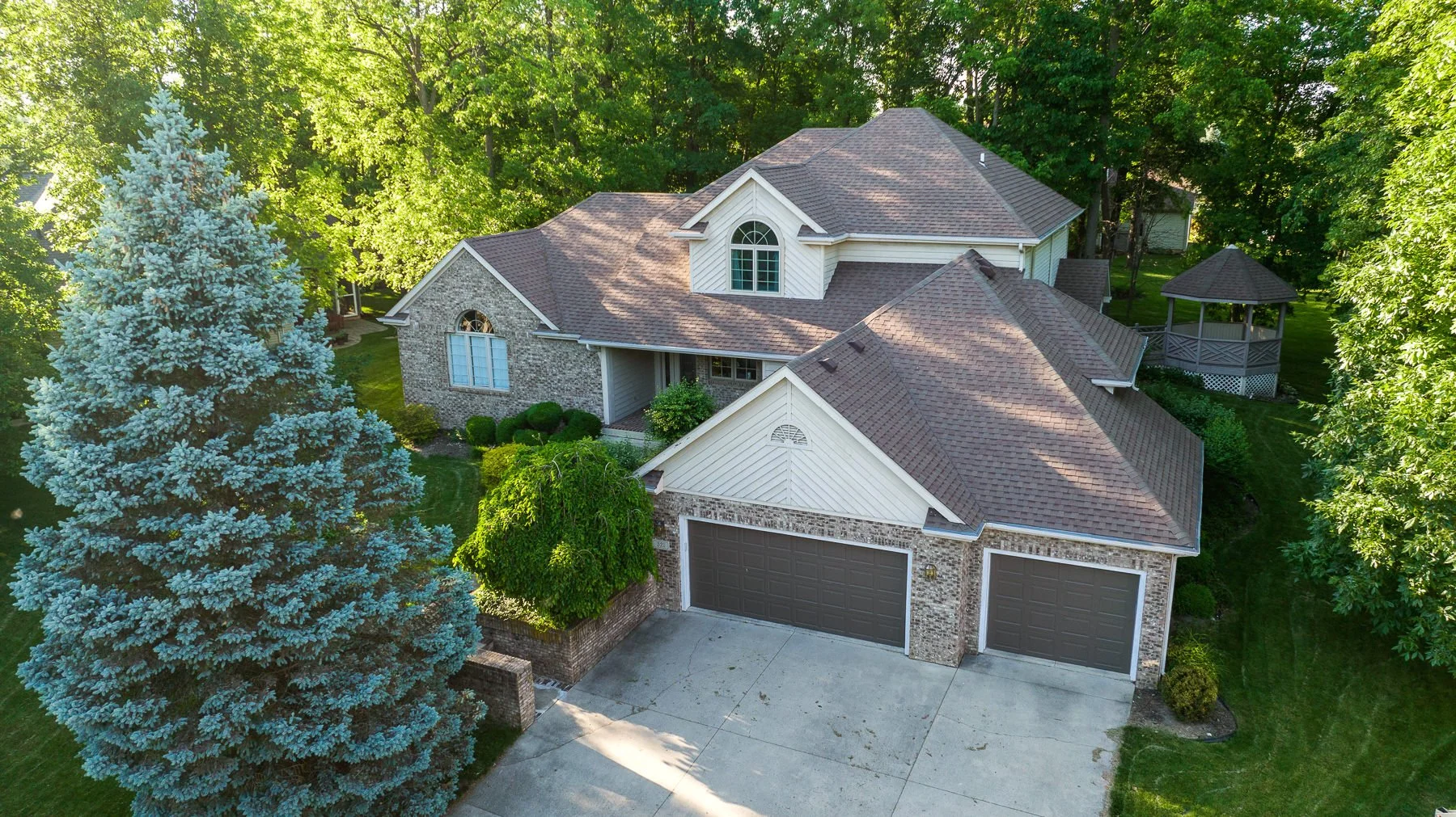 Sold! 321 Eagle Point Court, Fort Wayne, IN 46845