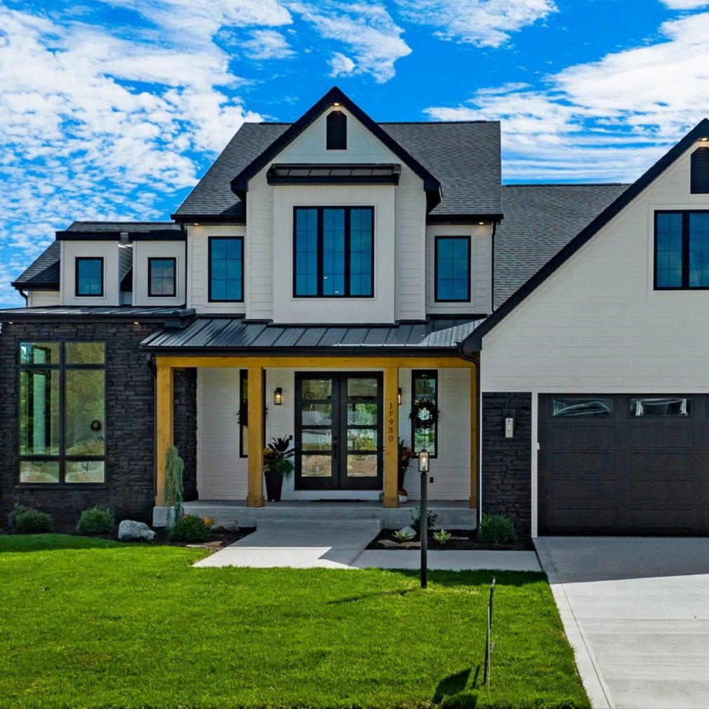 SOLD!! 17930 Letterbrick Run Leo, IN 46765