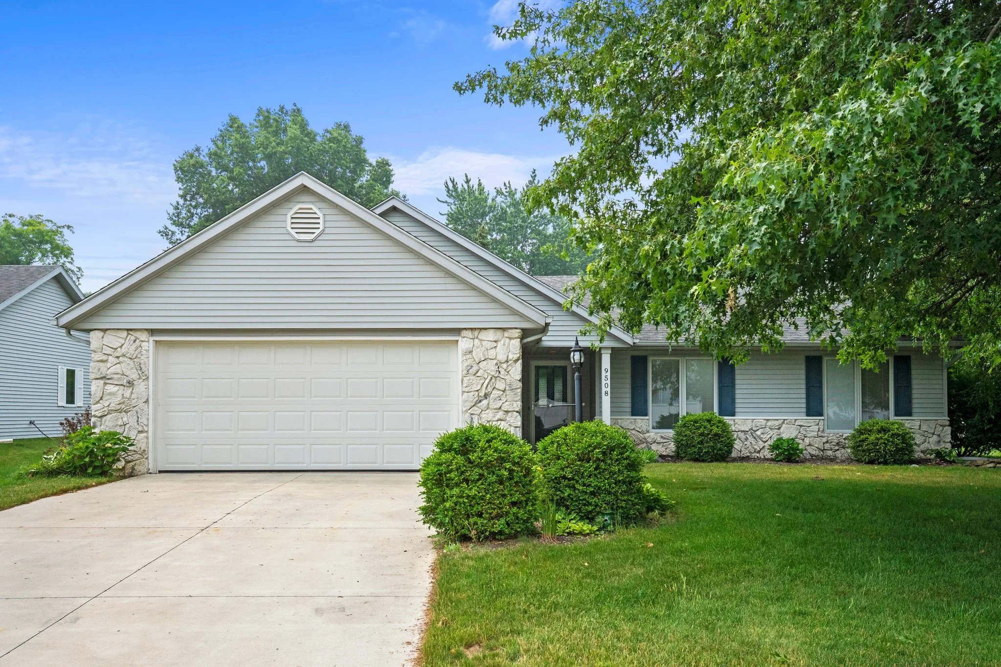 SOLD!! 9508 Pawnee Way, New Haven, IN 46774