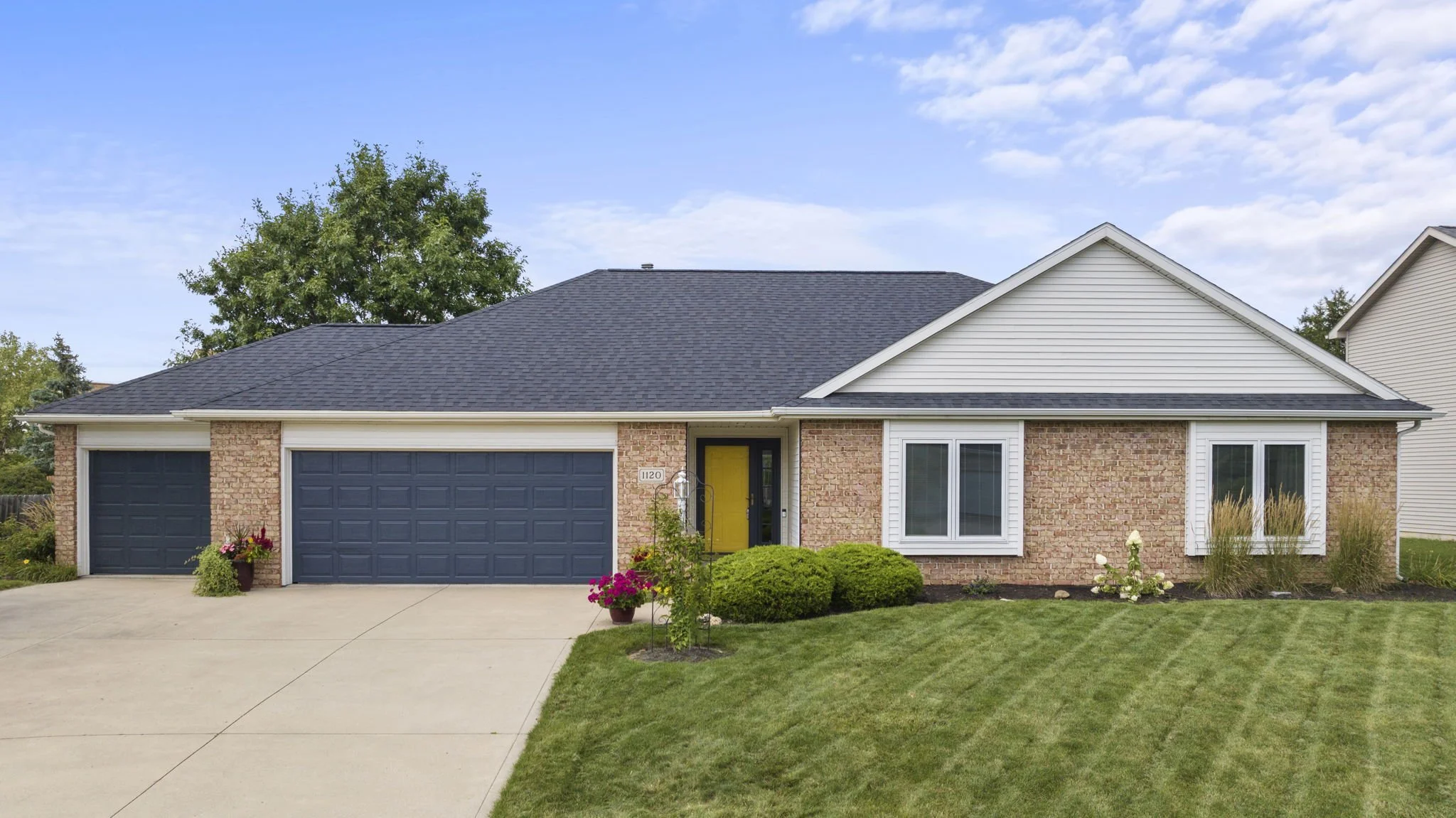 SOLD!! 1120 Winnsboro Pass, Fort Wayne, IN 46845