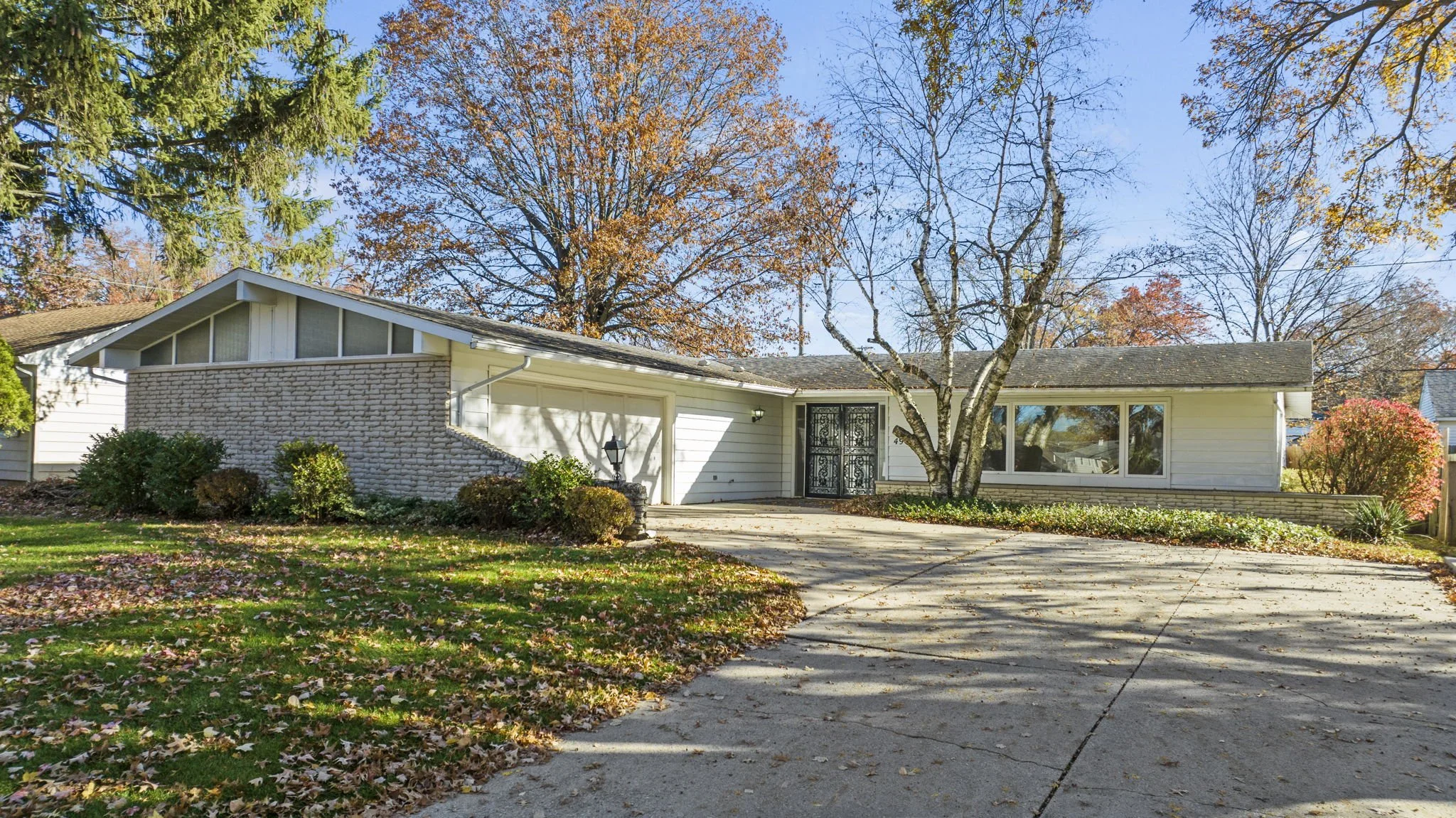 SOLD!! 4909 Indiana Ave, Fort Wayne, IN 46807