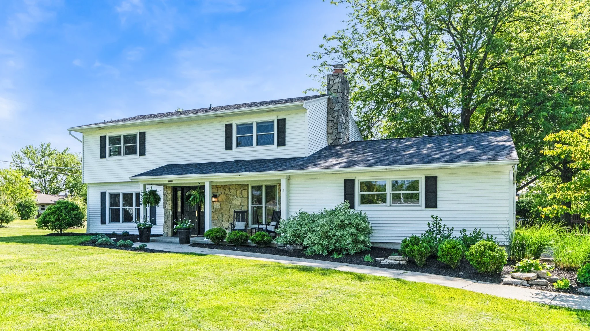 Pending!! 1229 Dell Cove Drive Fort Wayne, IN 46804