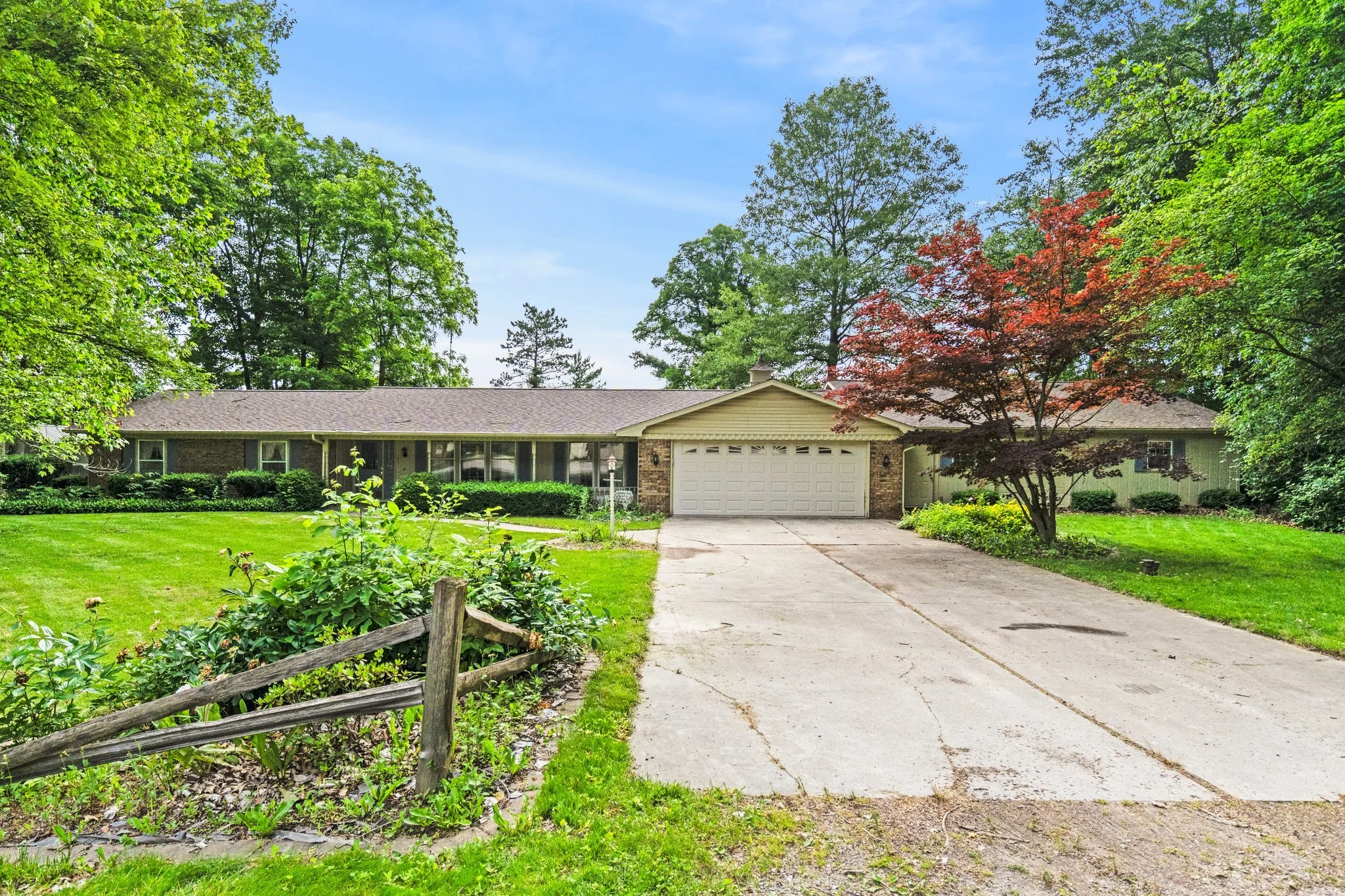 Pending!! 16801 Darling Road, Woodburn, IN 46797 