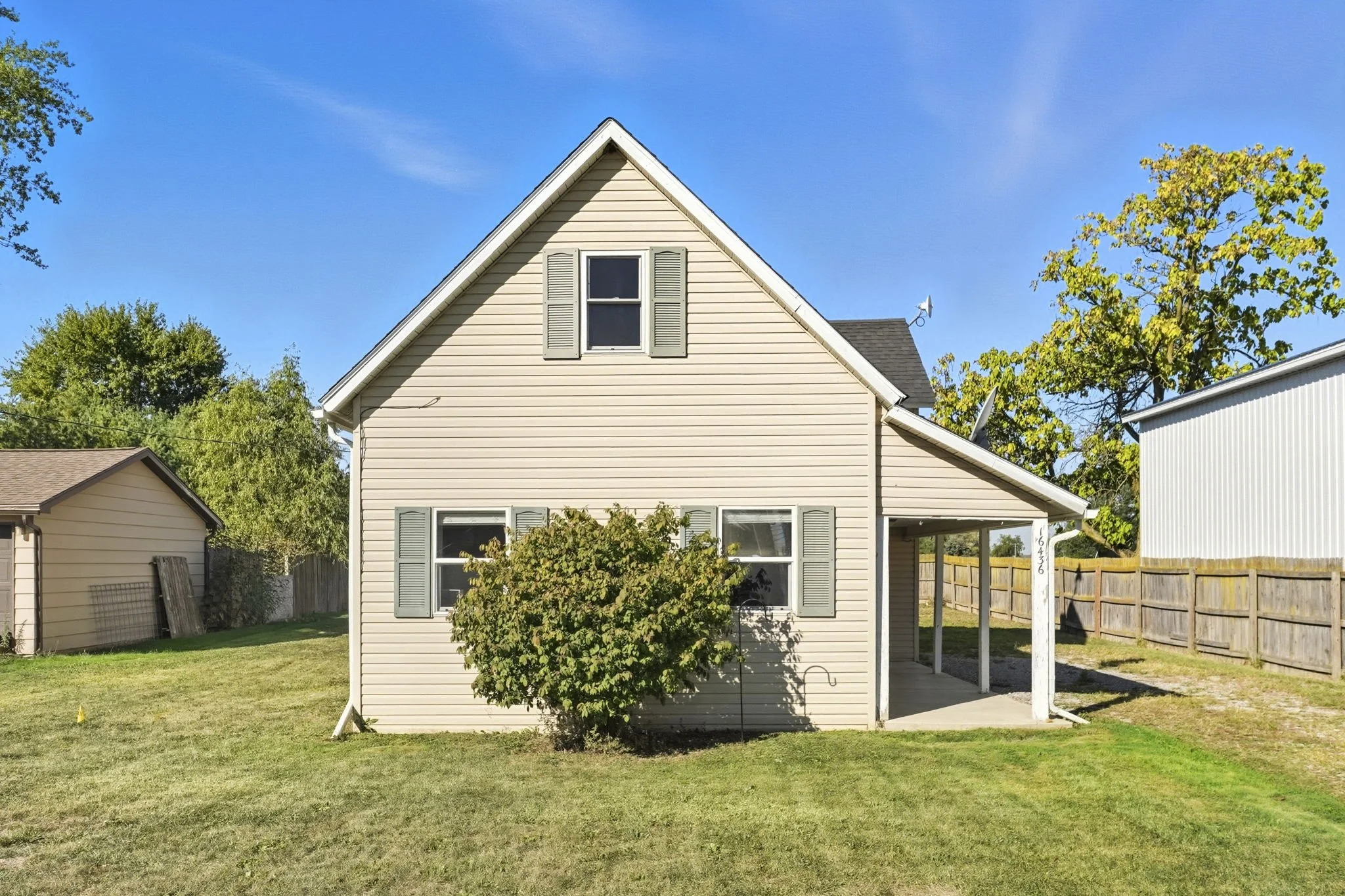 Pending!! 16436 Weaver Street, Yoder, IN 46798