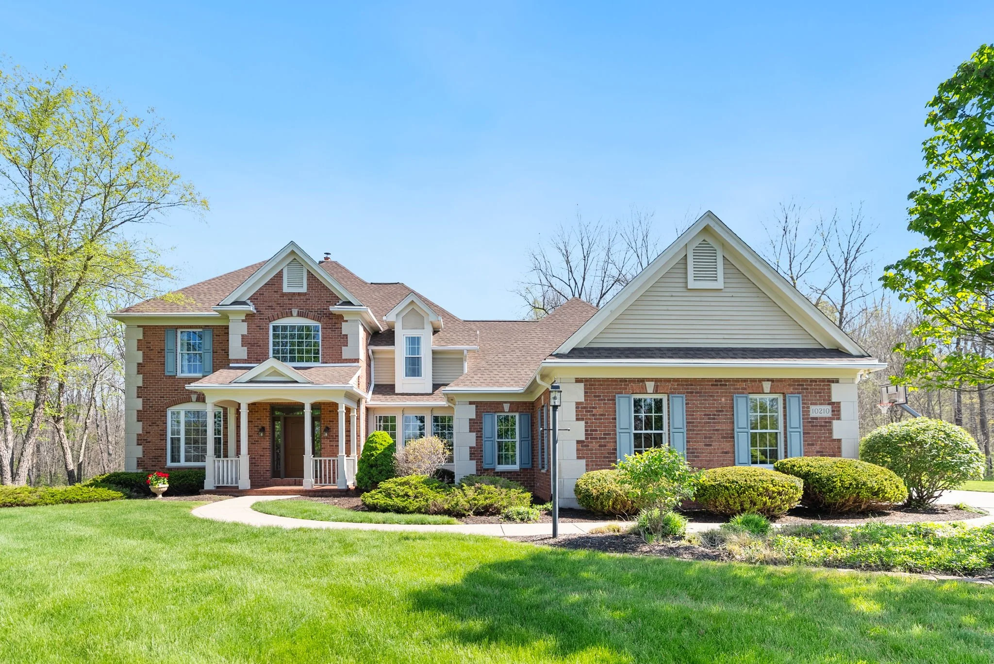 Pending!! 10210 Snowy Owl Lane, Roanoke, IN 46783