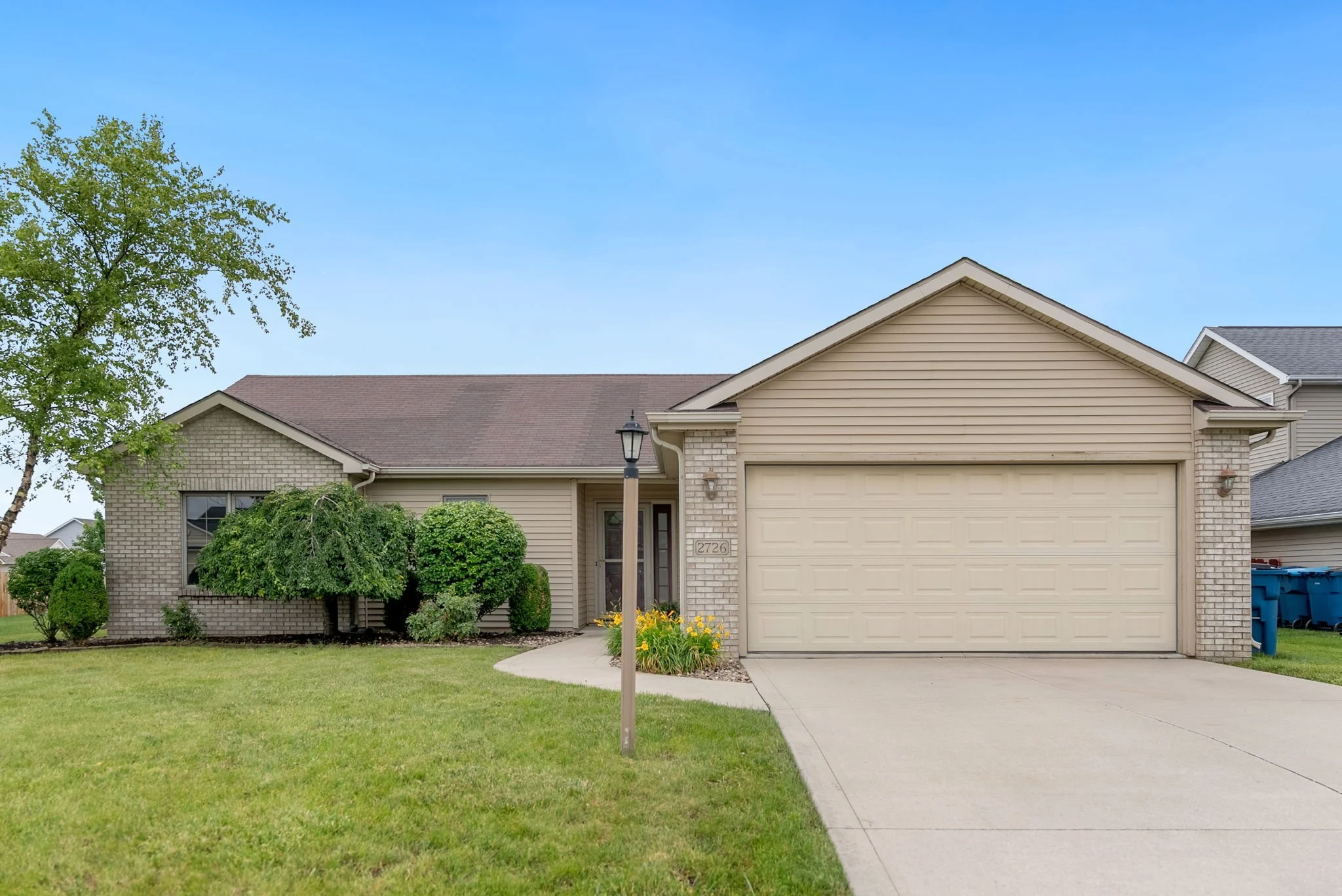 Pending !! 2726 Bearberry Court Fort Wayne, IN 46818