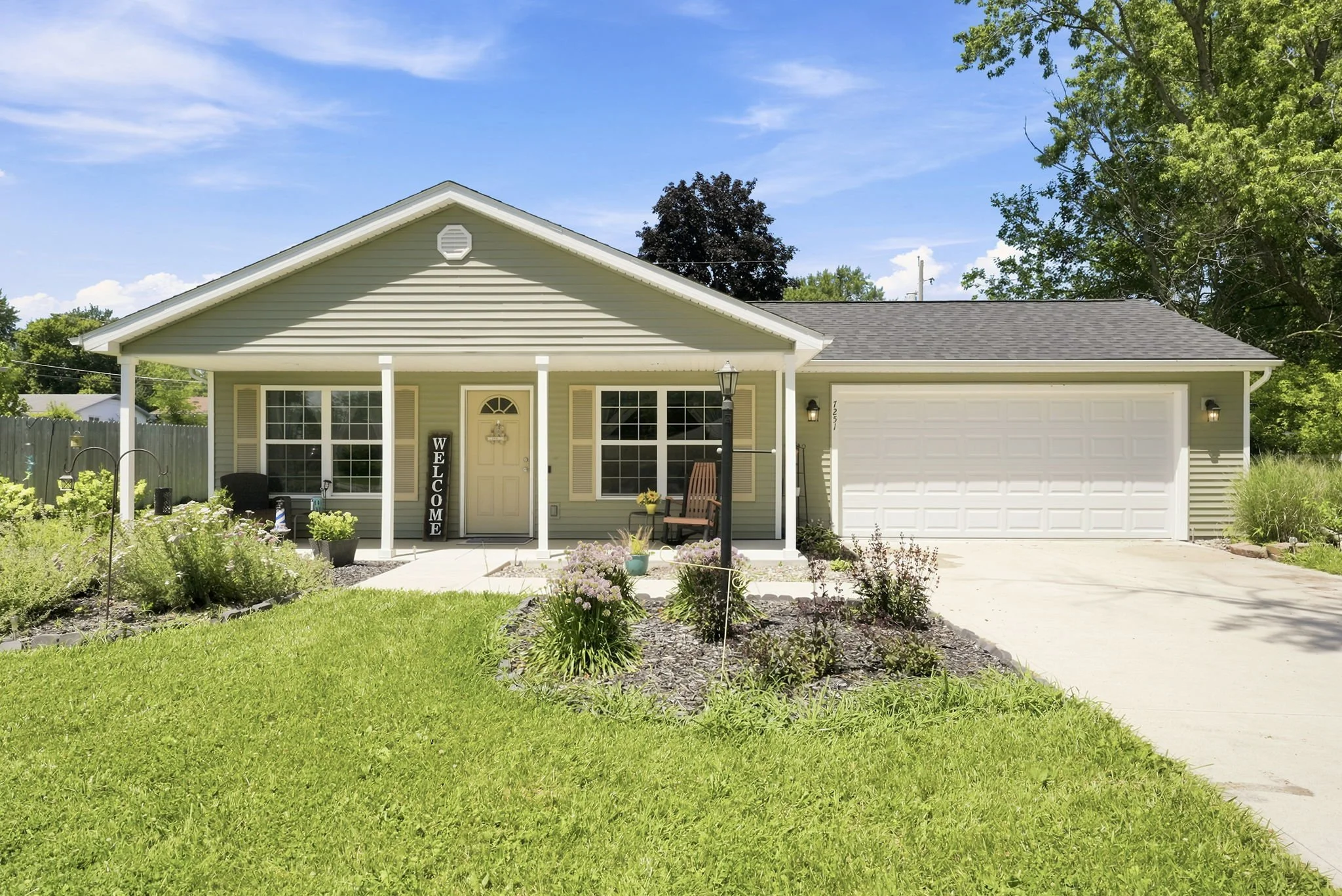 1-web-or-mls-7251 Linda Dr-2.jpg