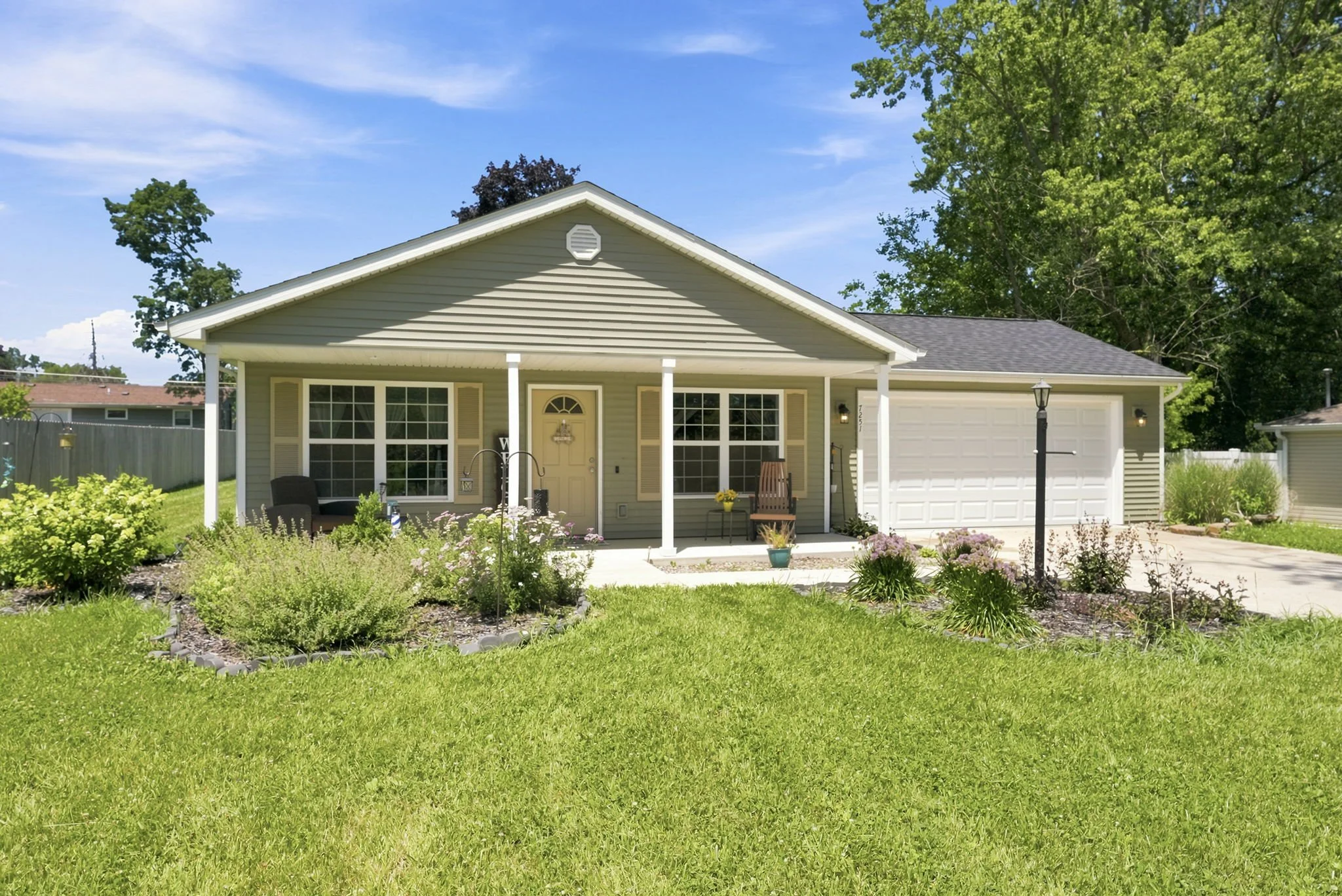 3-web-or-mls-7251 Linda Dr-5.jpg