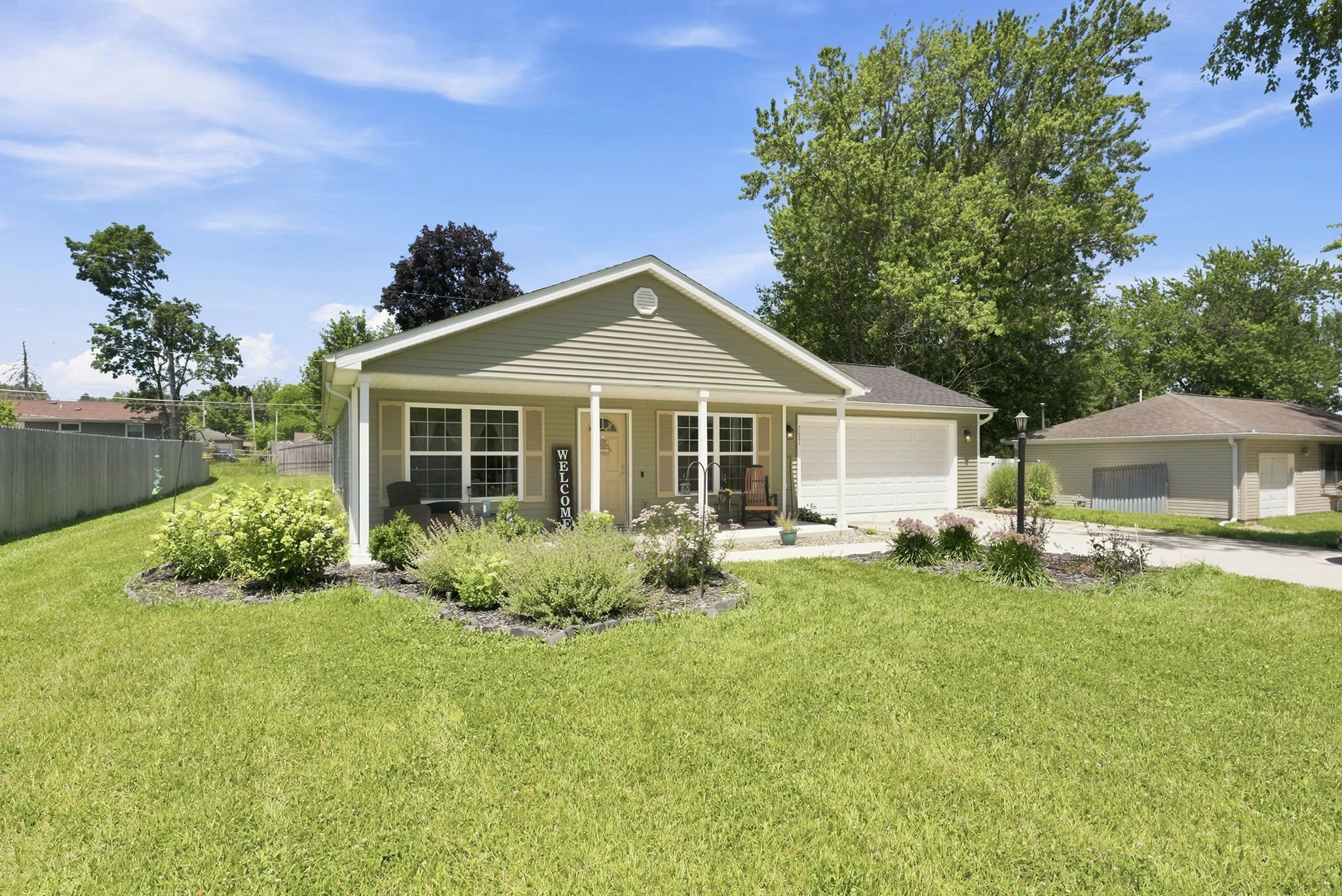4-web-or-mls-7251 Linda Dr-3.jpg