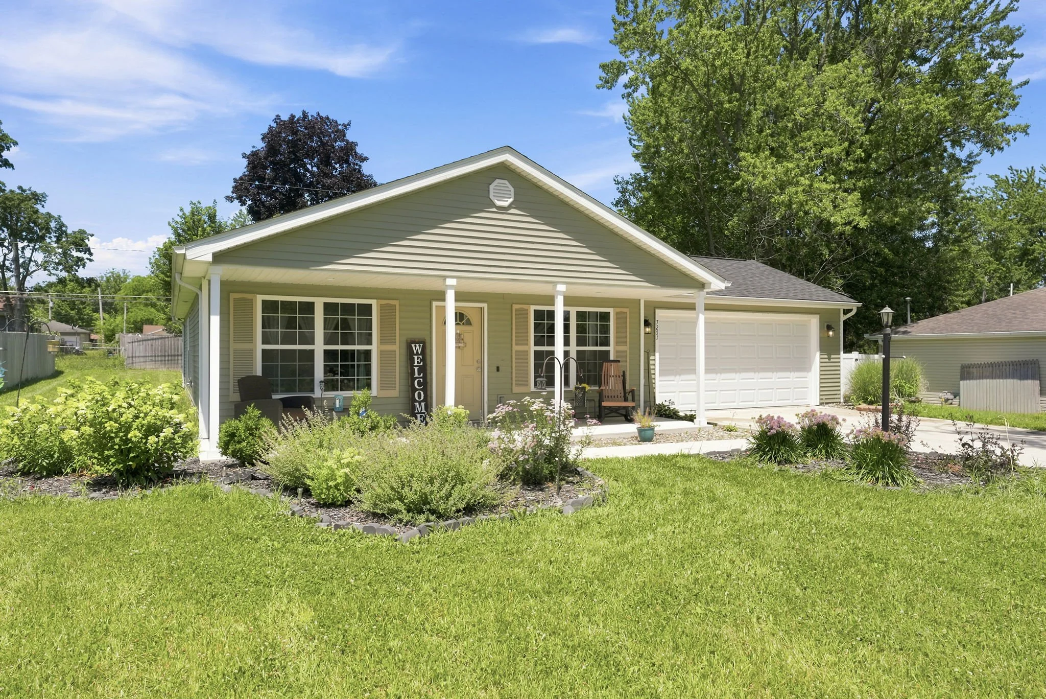 5-web-or-mls-7251 Linda Dr-4.jpg