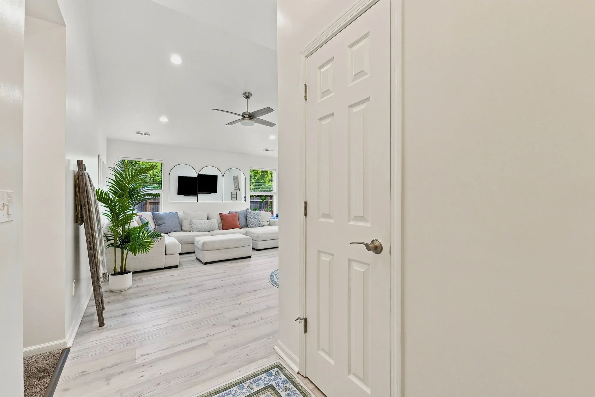 7-web-or-mls-317 Passier Ct-7.jpg