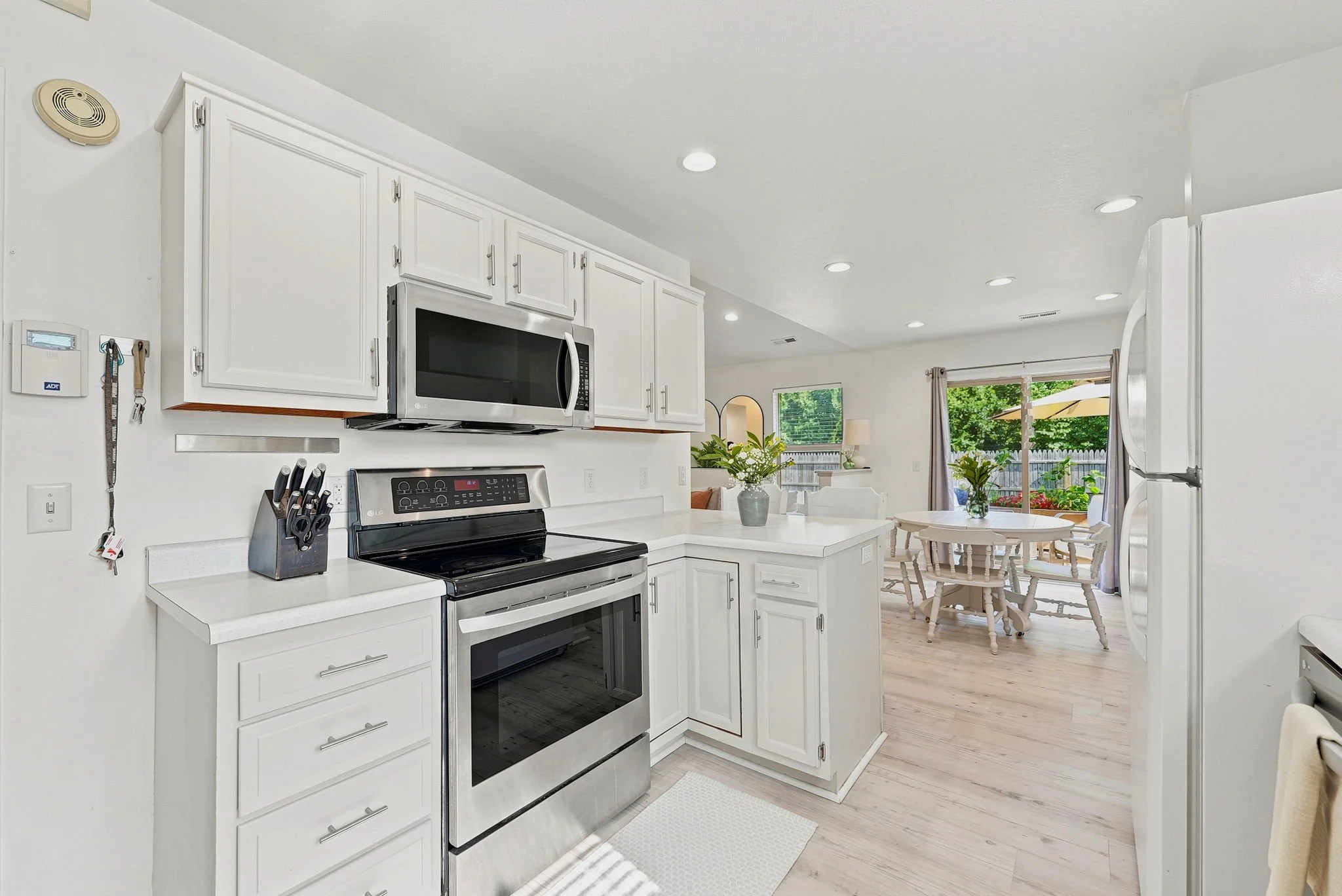 18-web-or-mls-317 Passier Ct-18.jpg