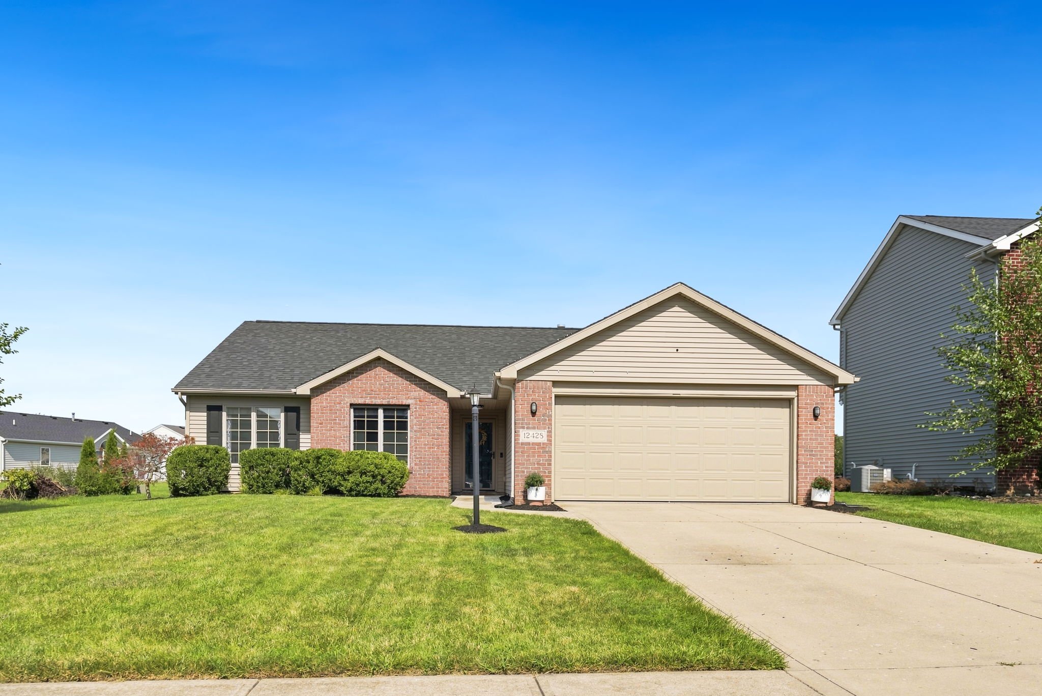 Pending!! 12428 Butterbrook Ln, Fort Wayne, IN 46818
