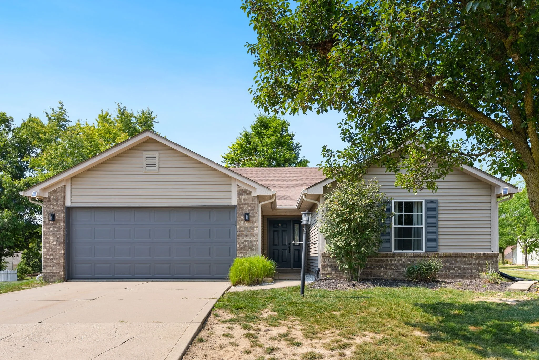 Just Listed !! 8827 Goshawk Ln Fort Wayne IN 46825 