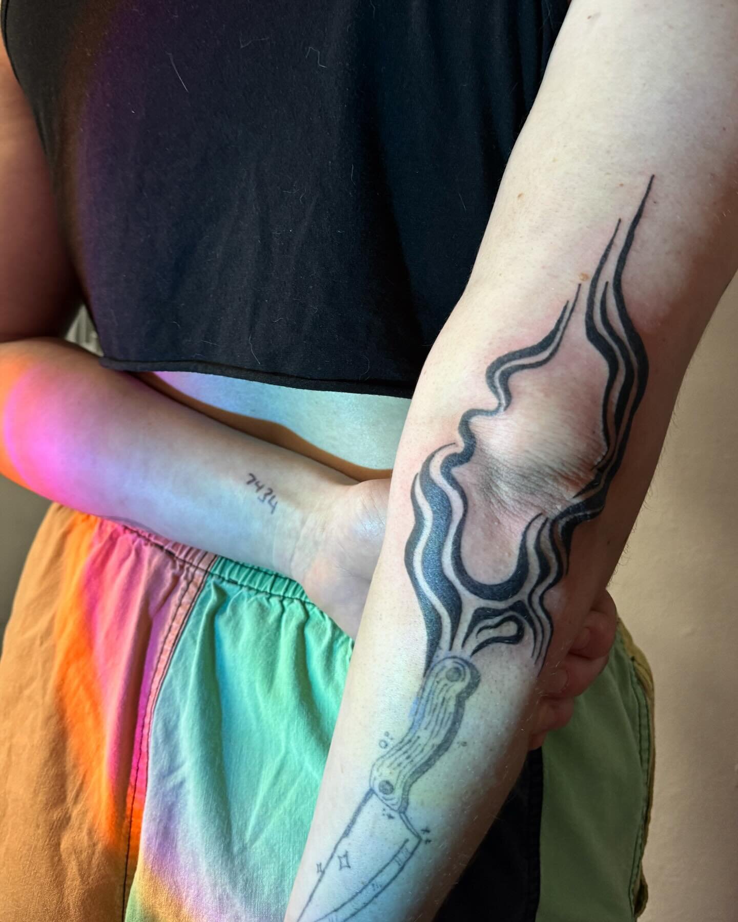 new squiggle inspired by purple cabbage + healed chain for mo 〰️🔗 thanks for letting me blast your elbows and being my friend 🥲