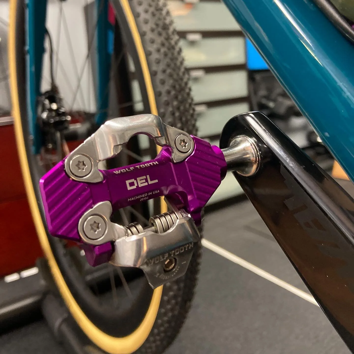 Happy Friday!

Had a chance to get my eyes and fingers on the new DEL pedals from @wolf_tooth_comp during a #bikefitting this week 🤩

Proceeded to order my own&hellip;

As a fitter, I love the option to easily modify q-factor between 51, 55, and 59m