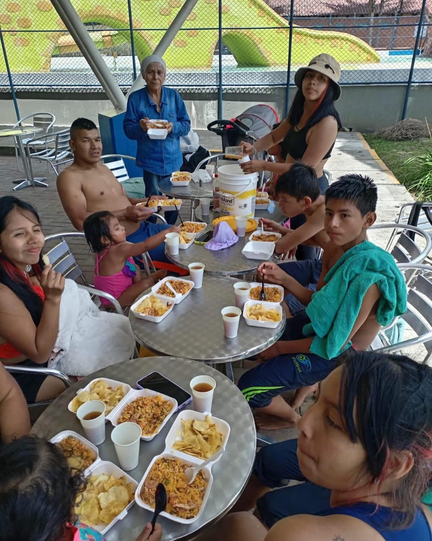 Our group in Pomona had there summer trip and they had a blast!! Swipe 👉 to see
Donate today @migotitadeamorinc 
#summertrip #soupkitchen #popayanco #colombia #helpingpeople #poorchildren #building #nonprofitorganization #donatetoday #supportus #bib
