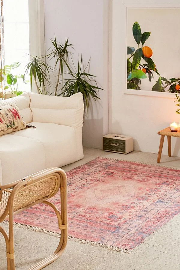 urban-outfitters-chenille-rug.jpeg