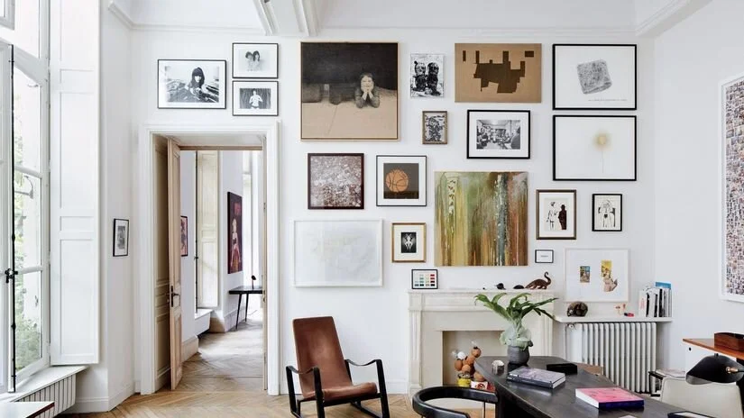 salon hang 1.jpg