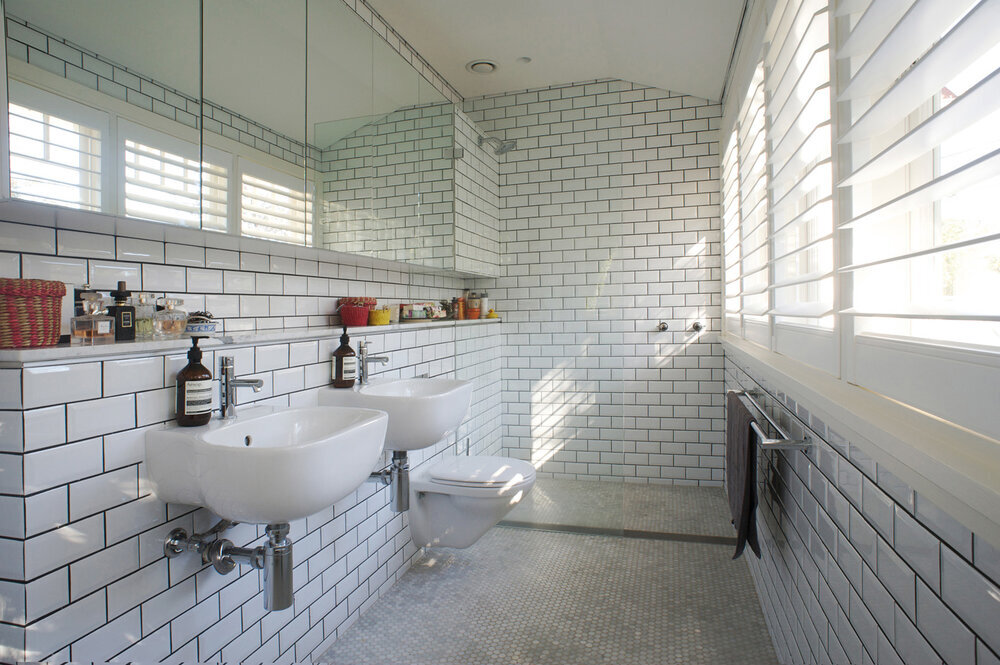 iredlae bathroom.jpg