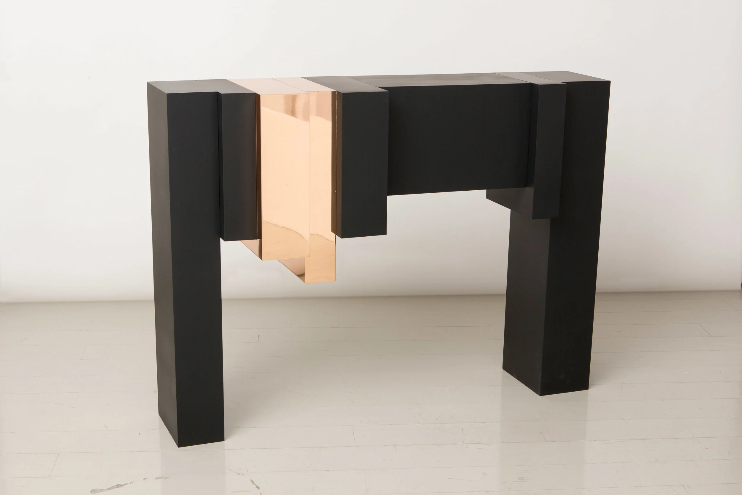 Studio Nucleo - Bronze Age Consolle 02