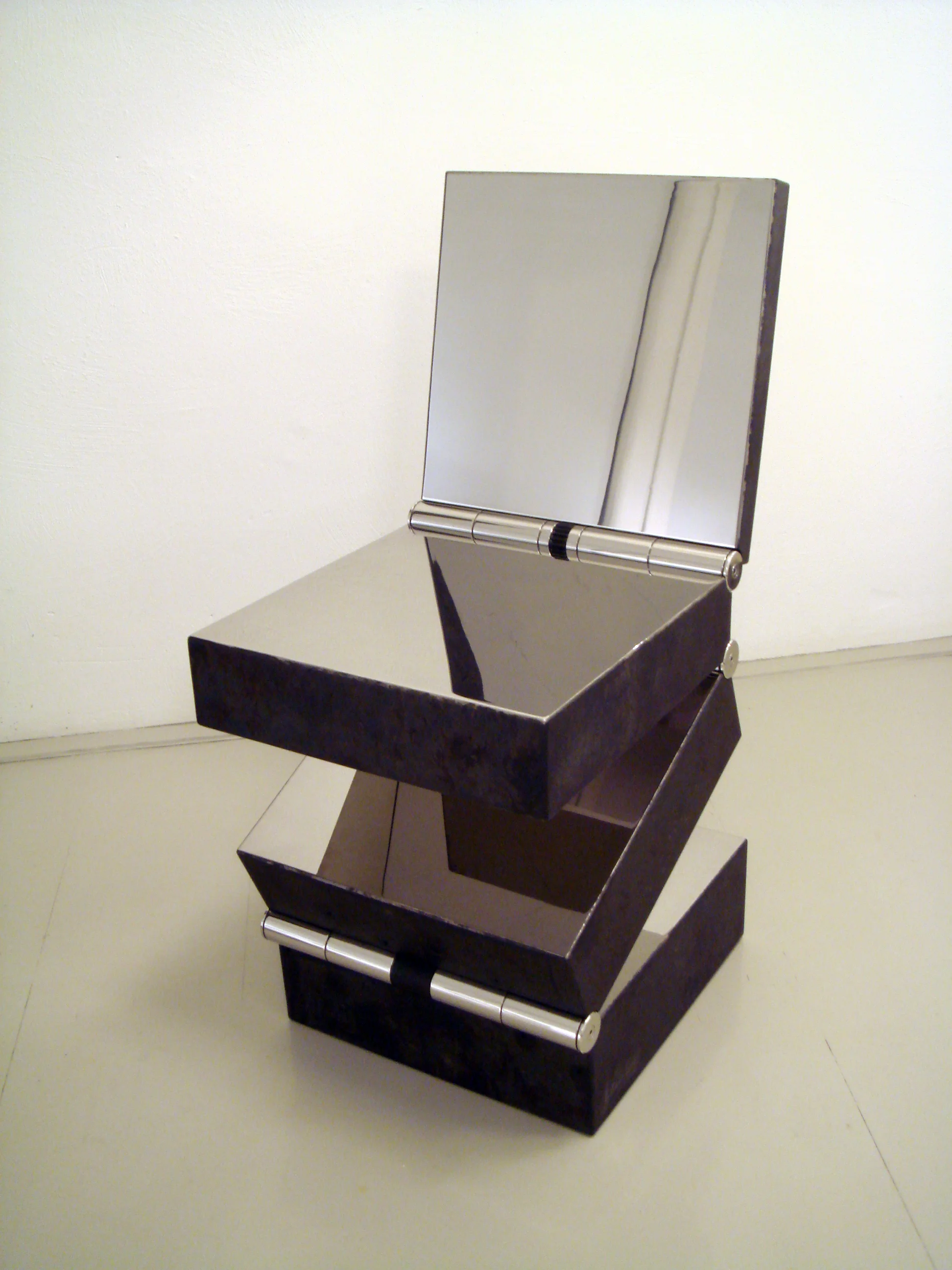 Ron Arad - Box in four movements