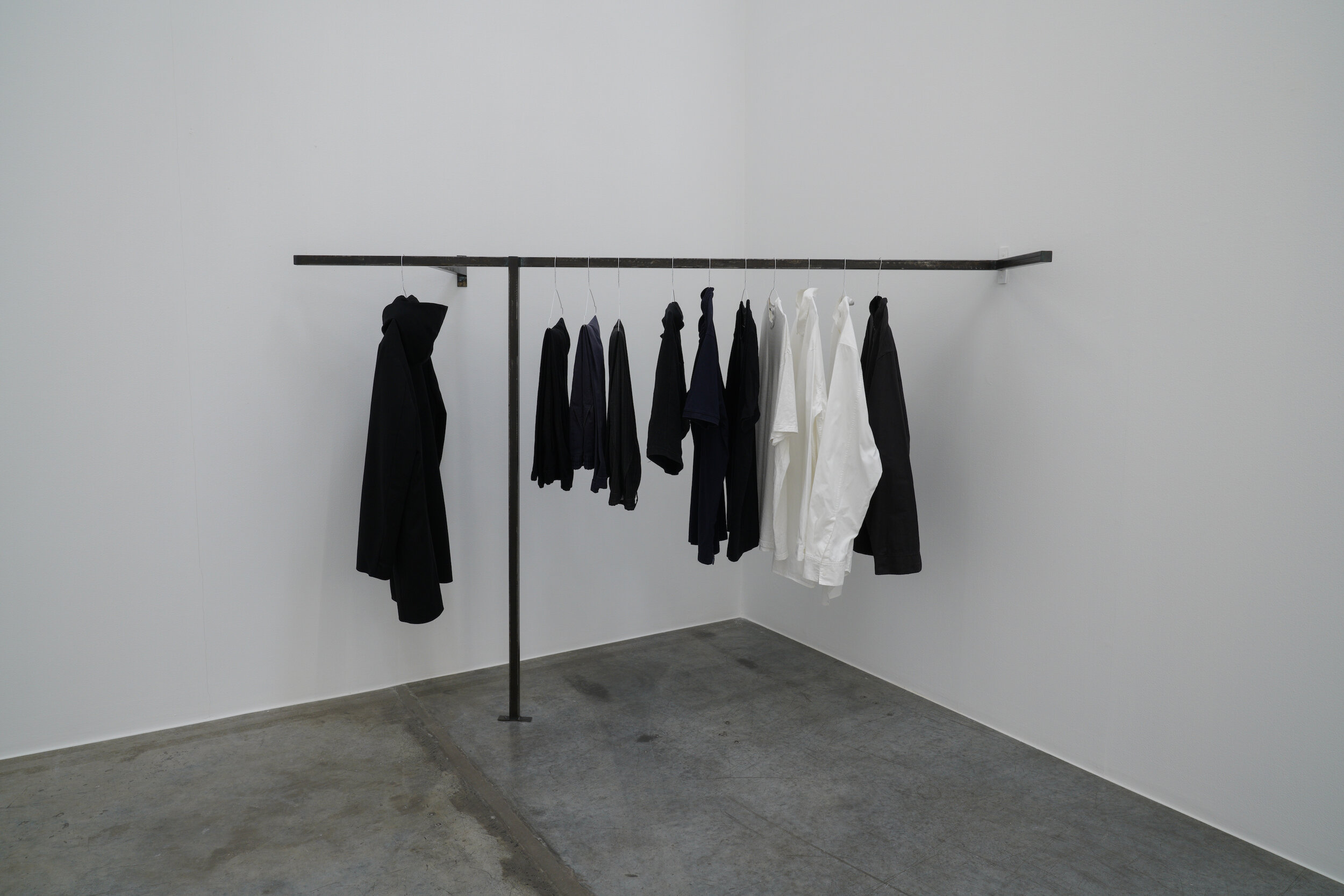  Untitled until now&nbsp; 2021 Metallic&nbsp;structure, labor, hopes, shirts and pants worn by the gallerist during several&nbsp;art fairs he participated in.&nbsp; Dimensions variable 