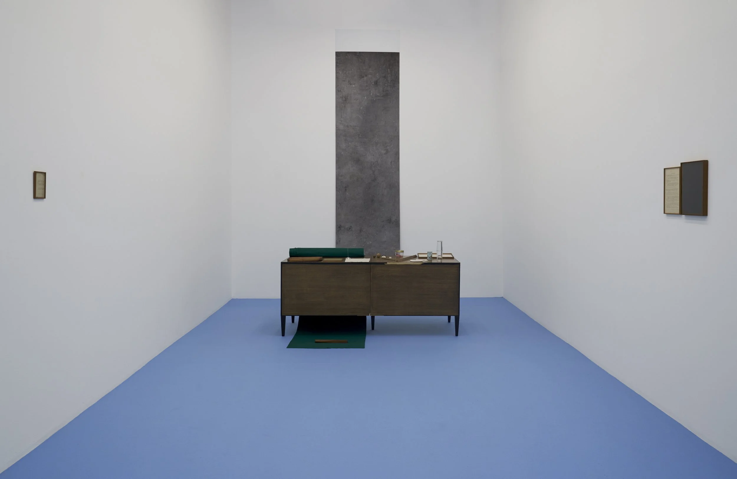 Installation view | SHIFTING THE CENTER TABLE