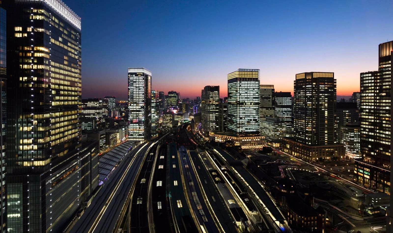 Marunouchi-Zeus-Gallery-1400x700px-viewimage_south.jpg