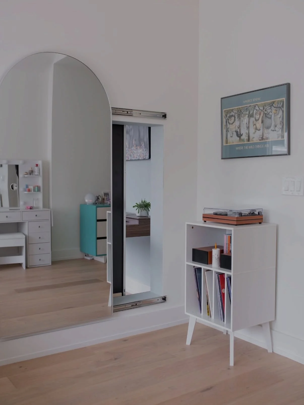 We love this hidden doorway in our Tremont custom renovation + addition project ✨

What would you use this for? A hidden bar? Hidden closet? Maybe a gym? 

Thinking of doing a custom renovation or addition? Visit mancusohomes.com 

#hiddendoor #renov