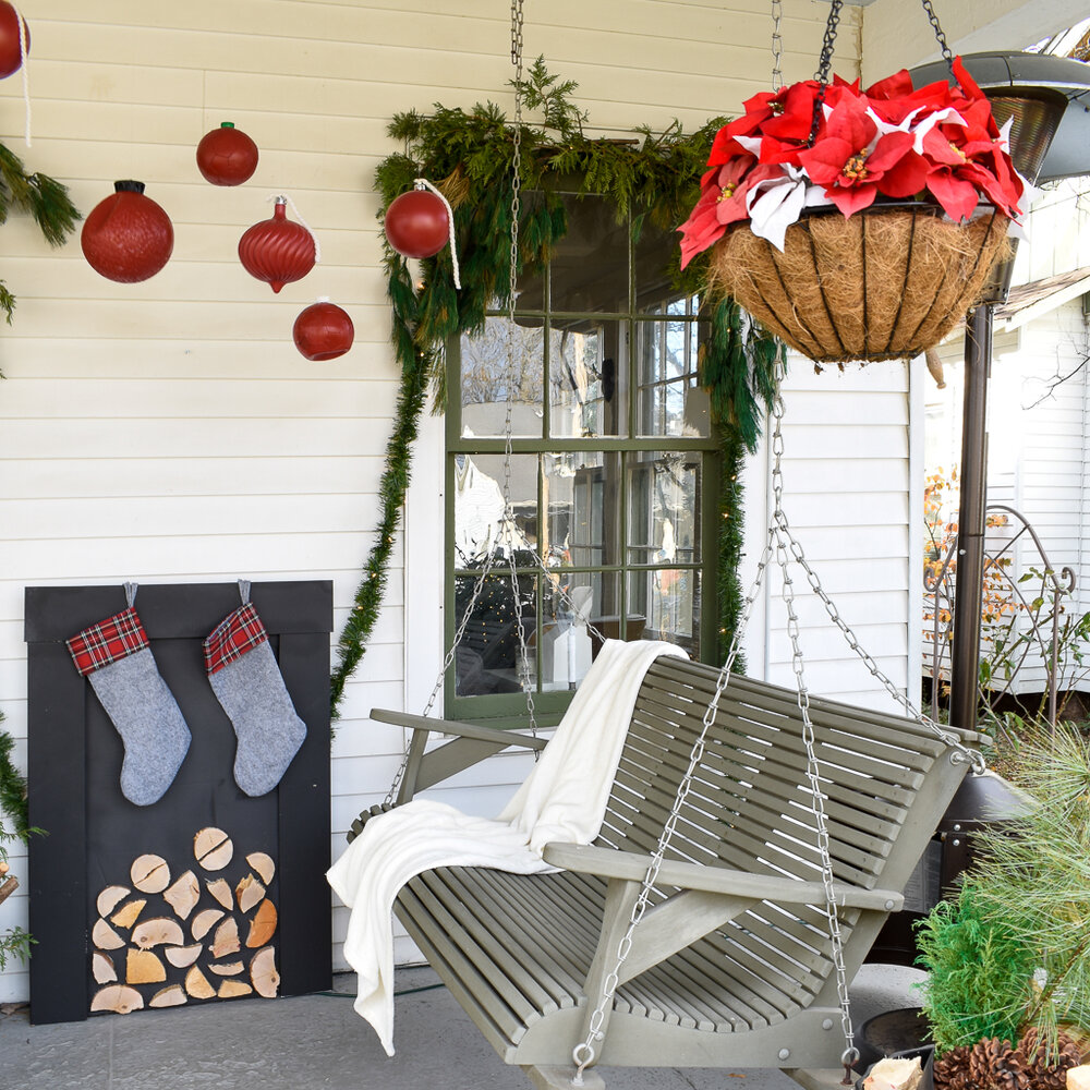 COZY CHRISTMAS PORCH DECOR