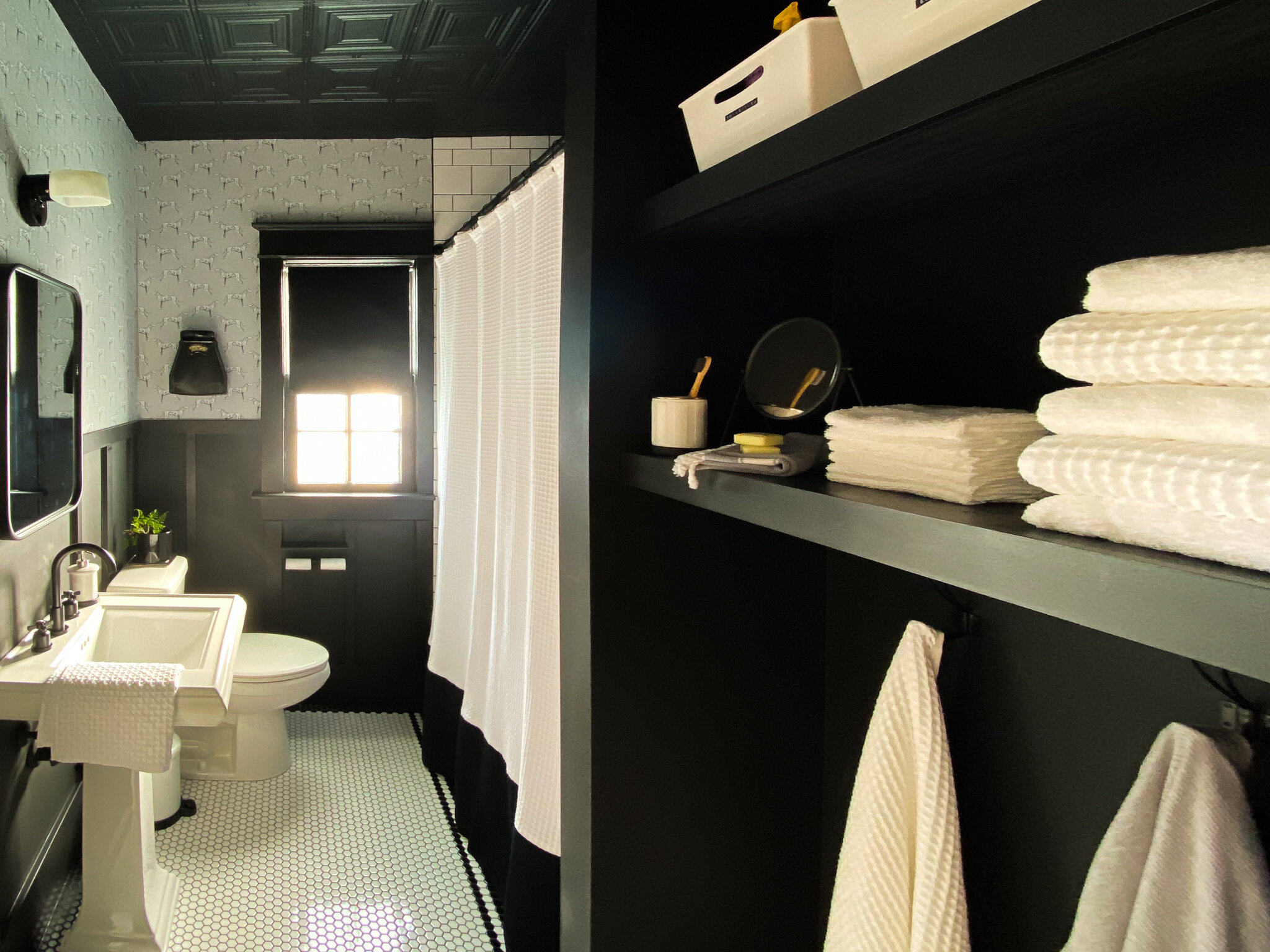 Open Shelving: Bathroom Storage