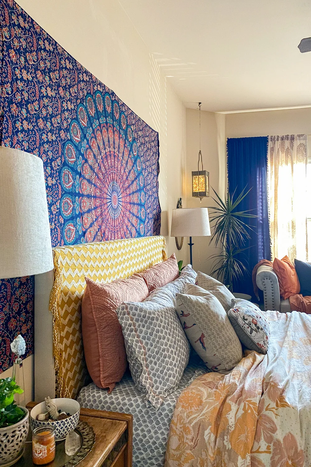 Colorful Boho Bedroom Ideas | www.resnooze.com
