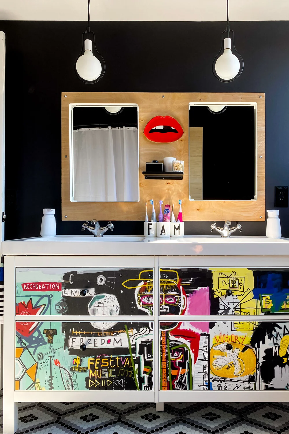 Modern Black Bathroom Design Inspiration