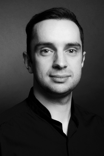 head shot-1 Tom.jpeg